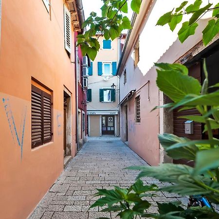 Otto Apartment With Sea View And Parking Rovinj Exterior foto